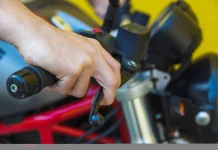 Kenali Kapan Minyak Rem Pada Motor Harus Diganti