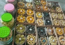 Penjual Kue Kering Di Atambua Kebanjiran Pesanan