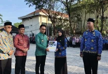 Dini Bersyukur Terima SK P3K Paruh Waktu