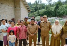 Wali Kota Sibolga Tinjau Longsor di Aek Parombunan