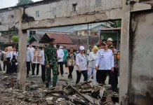 Bupati Bengkayang Tinjau Pasca Kebakaran Pasar Seluas