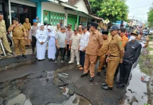 Bupati Melakukan Peninjauan Lokasi Bencana Banjir Kecamatan Cermee