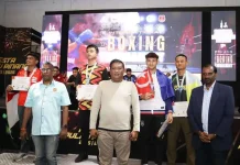 Senangnya Enos Meraih Medali Internasional Pertamanya