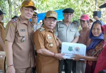 Bupati Kapuas Tinjau Lokasi Kebakaran di Desa Pantai Kapuas Barat