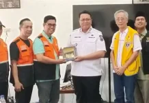 Pemkab Bulukumba Serahkan Bantuan untuk Korban Bencana 
