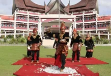 Sejarah Tari Piring Warisan Budaya Minangkabau Nusantara