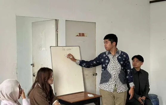 Bintang Corvi Bahas Strategi Kelola Revisi Jurnal