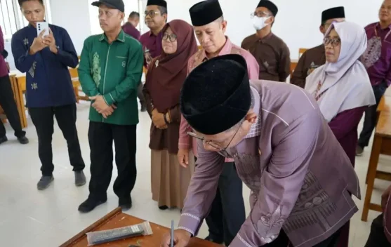 Kakanwil Kemenag Tinjau Kelas Digital MAN 1 Pohuwato