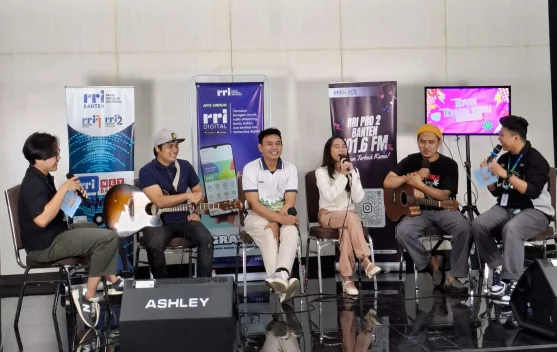 Dua Vokalis Warnai Karakter Merah Tua