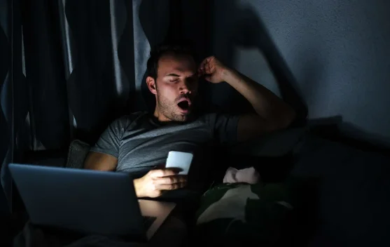 Bahaya Begadang bagi Kesehatan Fisik dan Mental Tubuh