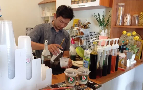 Hobi Ngopi Pasutri Blitar Jadi Mini Coffee Shop