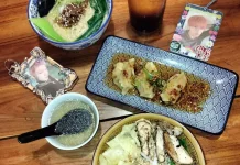 Tren Unik, Menikmati Makan Ditemani Photocard Idola