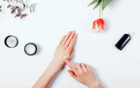 Yuk Kita Kenali Perbedaan whitening, brightening, dan lightening