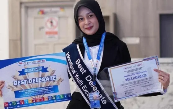 Mahasiswa PNL Raih Best Delegate IYEN Malaysia
