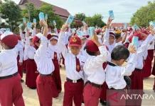 East Kutai Launches Free Milk and Fruit Program