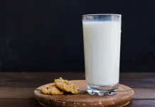 Benarkah Susu Membantu Tidur Lebih Nyenyak