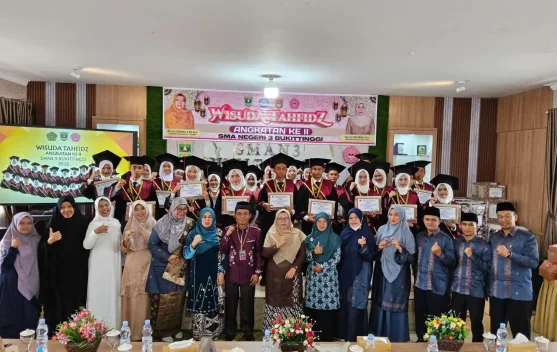 Kemenag Apresiasi Wisuda Tahfizh SMAN 3 Bukittinggi