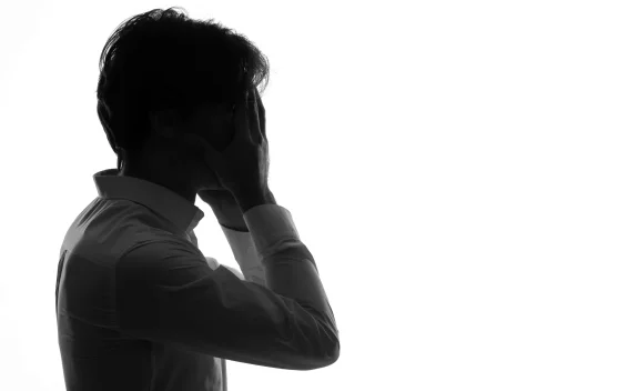 Alasan Psikologis Hinaan Lebih Diingat daripada Pujian