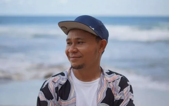 Nanz  lewat single keenam berjudul Tunggu Sa Kembali.