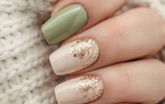 Inspirasi Nail Art Tiga Warna Cute dan Aesthetic