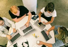 Cara Tetap Relevan di Dunia Kerja Modern