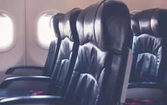 Dilema Etika Penumpang Saat Terbang di Ruang Sempit