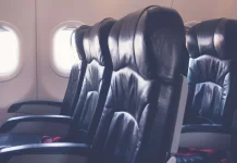 Dilema Etika Penumpang Saat Terbang di Ruang Sempit