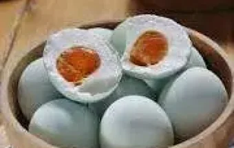 Telur Asin, Ini Bahayanya Jika Dikonsumsi Secara Berlebihan 