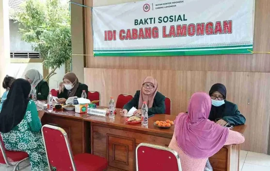 Sinergi IDI IIDI Lamongan Layani Kesehatan Korban Banjir